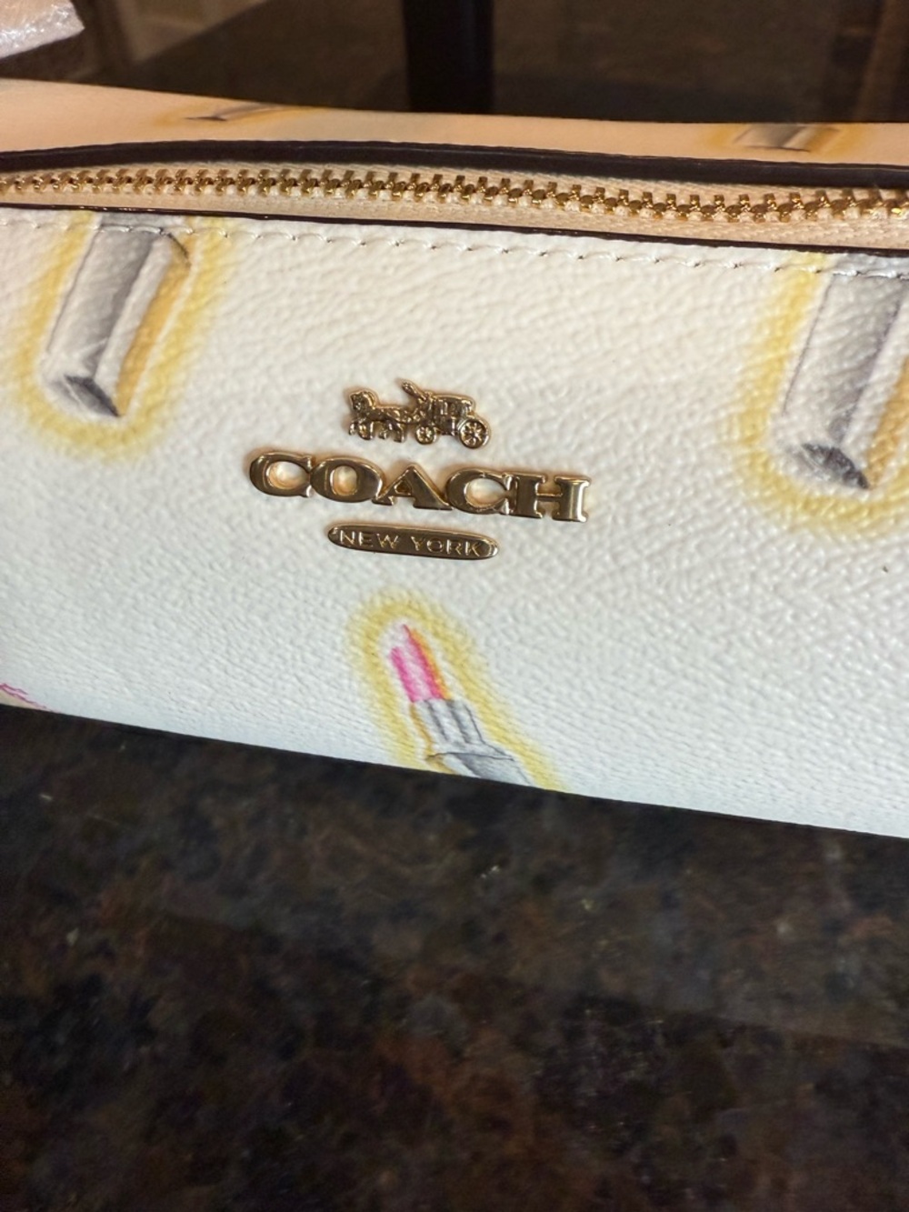 Coach Cream Make-up Bag with Pink Lipstick Motif - Picture 2 of 13